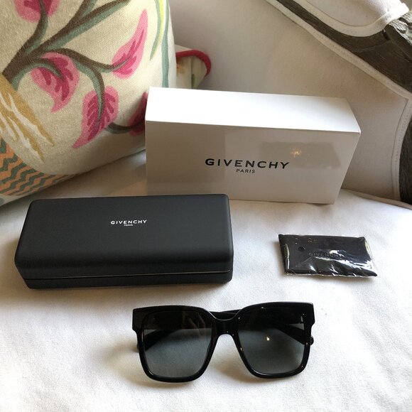 NEW Givenchy Black Square Oversized Sunglasses main image 10